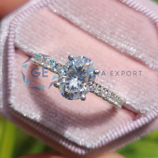 EF Color VVS2/VS1 Clarity Lab Grown Oval Cut Diamond Ring