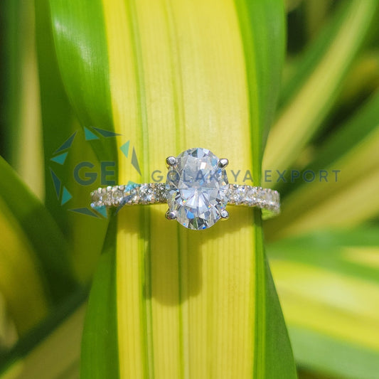 EF Color VVS2/VS1 Clarity Lab Grown Oval Cut Diamond Ring