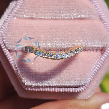 Chevron Style Round Cut Yellow Gold Band