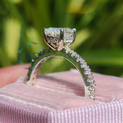 EF Color VVS2/VS1 Clarity Lab Grown Oval Cut Diamond Ring