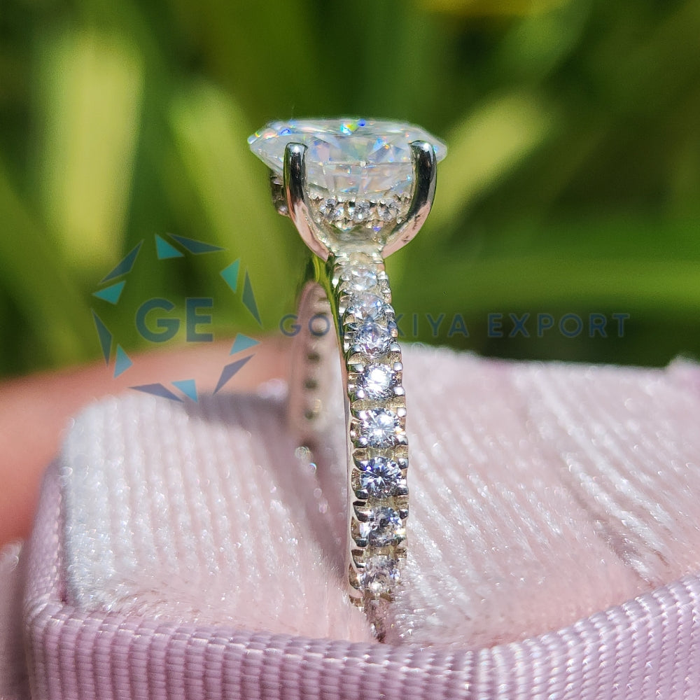 EF Color VVS2/VS1 Clarity Lab Grown Oval Cut Diamond Ring