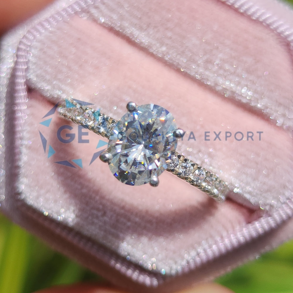 EF Color VVS2/VS1 Clarity Lab Grown Oval Cut Diamond Ring