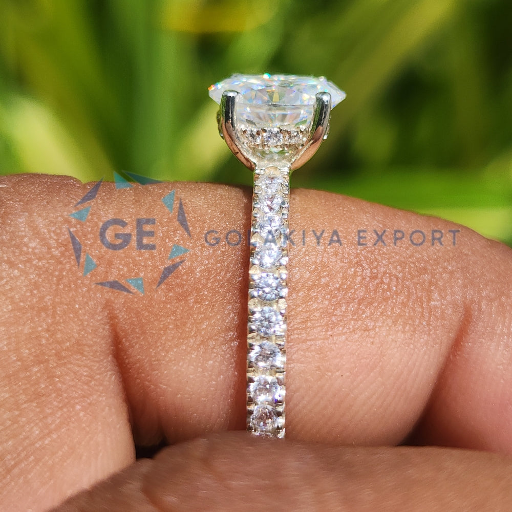 EF Color VVS2/VS1 Clarity Lab Grown Oval Cut Diamond Ring
